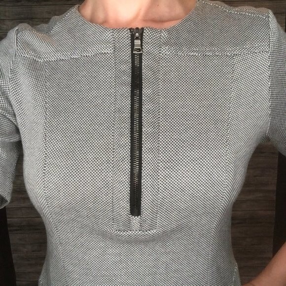 OF/MERCER Textured Fitted Shift Mini Dress Size 10 Zippers Black Grey Gray Zip - Picture 3 of 14